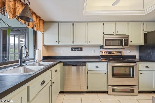 6419 Ben Hogan CIR, North Fort Myers, FL 33917