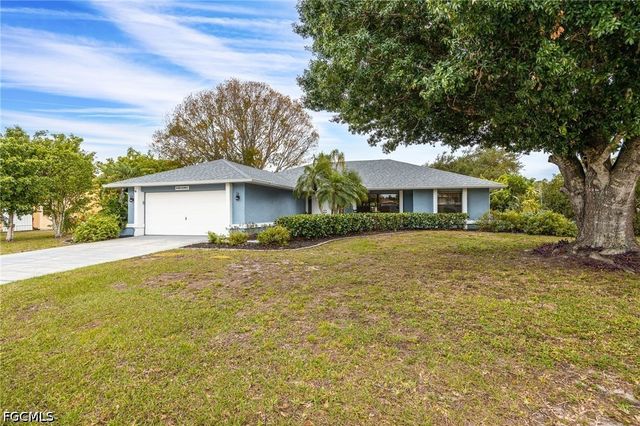 6419 Ben Hogan CIR, North Fort Myers, FL 33917