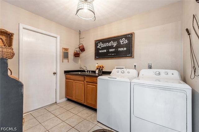 6419 Ben Hogan CIR, North Fort Myers, FL 33917