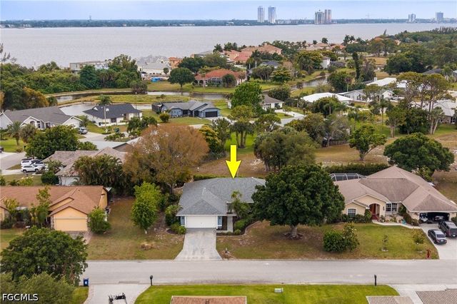 6419 Ben Hogan CIR, North Fort Myers, FL 33917