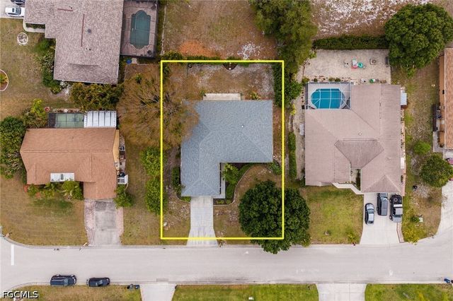 6419 Ben Hogan CIR, North Fort Myers, FL 33917