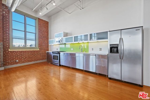 1850 Industrial Street 404, Los Angeles, CA 90021