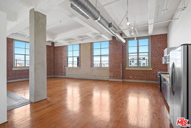 1850 Industrial Street 404, Los Angeles, CA 90021
