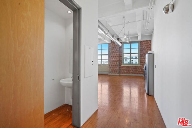 1850 Industrial Street 404, Los Angeles, CA 90021