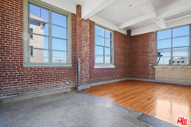 1850 Industrial Street 404, Los Angeles, CA 90021
