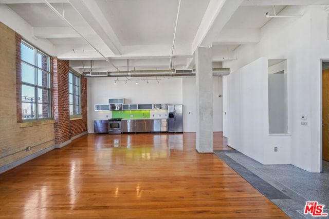 1850 Industrial Street 404, Los Angeles, CA 90021