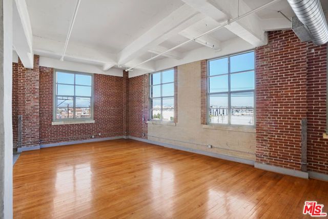 1850 Industrial Street 404, Los Angeles, CA 90021
