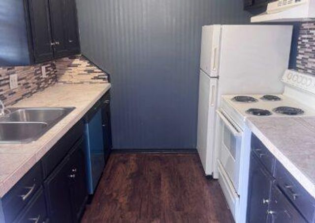 11421 N May Avenue B, Oklahoma City, OK 73120
