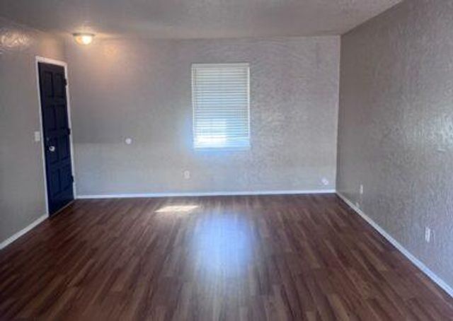 11421 N May Avenue B, Oklahoma City, OK 73120