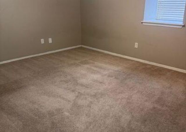 11421 N May Avenue B, Oklahoma City, OK 73120