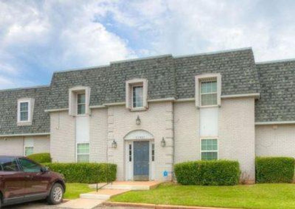 11421 N May Avenue B, Oklahoma City, OK 73120