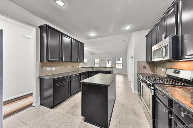 7611 William Bonney, San Antonio, TX 78254