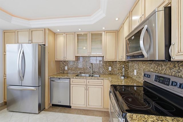 800 SE 20th Avenue 901, Deerfield Beach, FL 33441