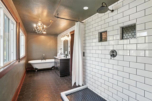 1823 S Maple Blvd, Spokane, WA 99203