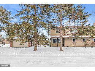 2451 Wimbledon Bay, Woodbury, MN 55125