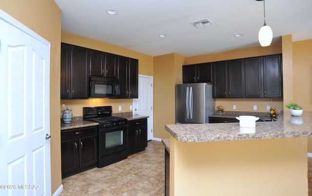 4780 E Desert Thorn Drive, Tucson, AZ 85756