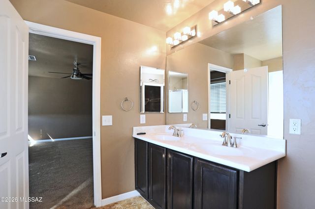 4780 E Desert Thorn Drive, Tucson, AZ 85756