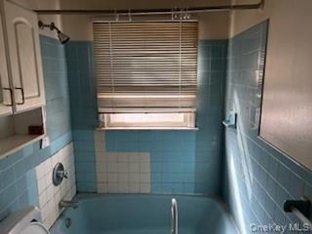 206 Edwards Avenue, Sayville, NY 11782