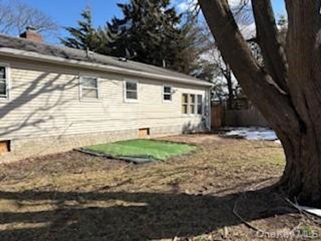 206 Edwards Avenue, Sayville, NY 11782