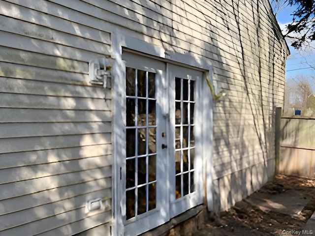 206 Edwards Avenue, Sayville, NY 11782