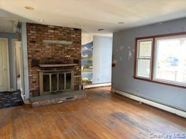 206 Edwards Avenue, Sayville, NY 11782