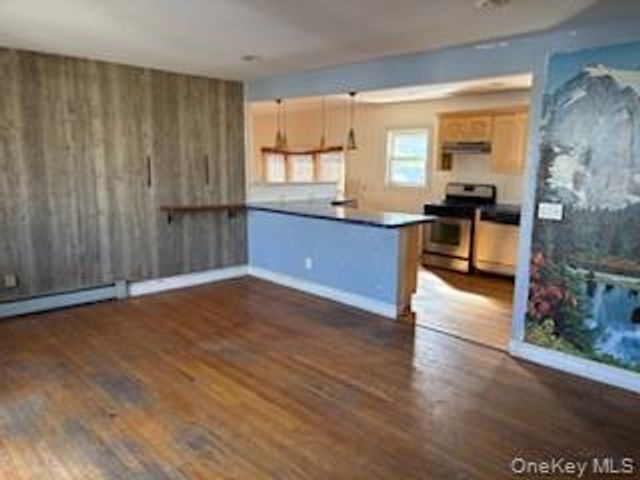 206 Edwards Avenue, Sayville, NY 11782