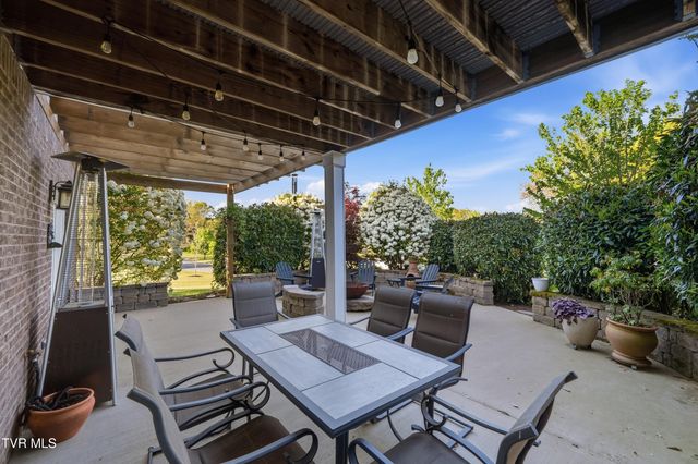 113 Creek Side Court, Bristol, TN 37620