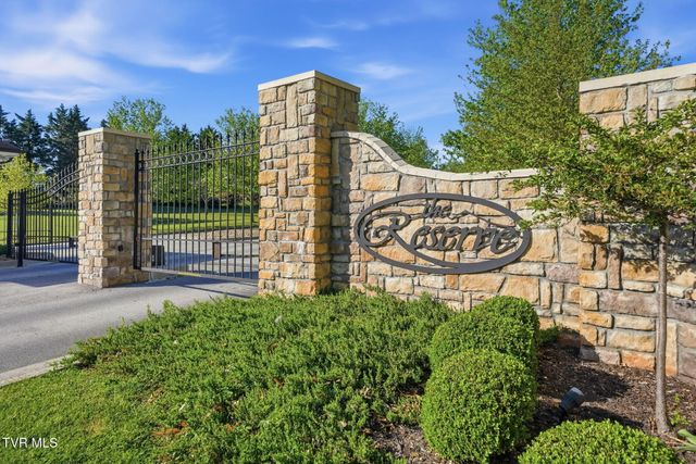 113 Creek Side Court, Bristol, TN 37620