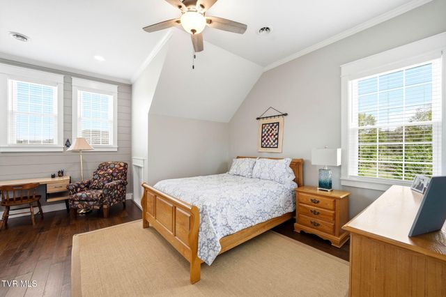 113 Creek Side Court, Bristol, TN 37620