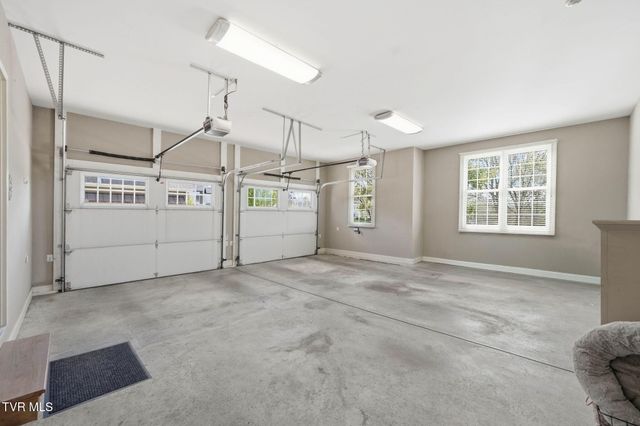113 Creek Side Court, Bristol, TN 37620