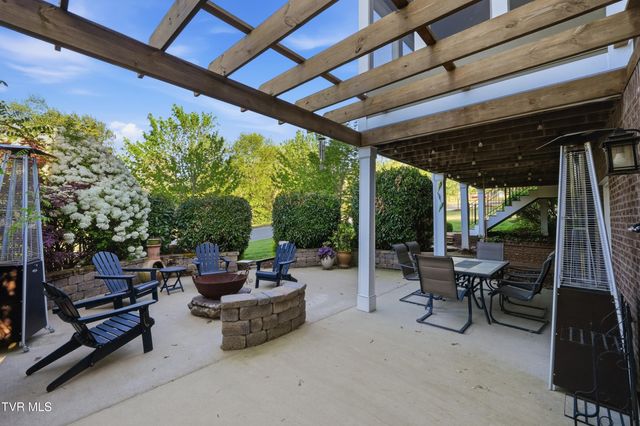113 Creek Side Court, Bristol, TN 37620