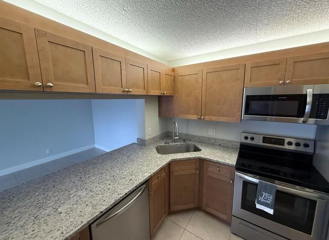 3606 Alder Drive B2, West Palm Beach, FL 33417