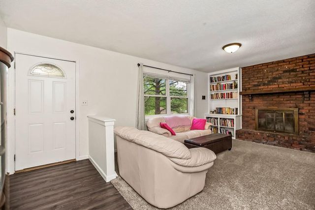 4008 S Colonial Drive, Independence, MO 64055