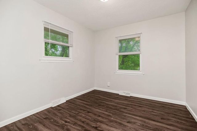 4008 S Colonial Drive, Independence, MO 64055