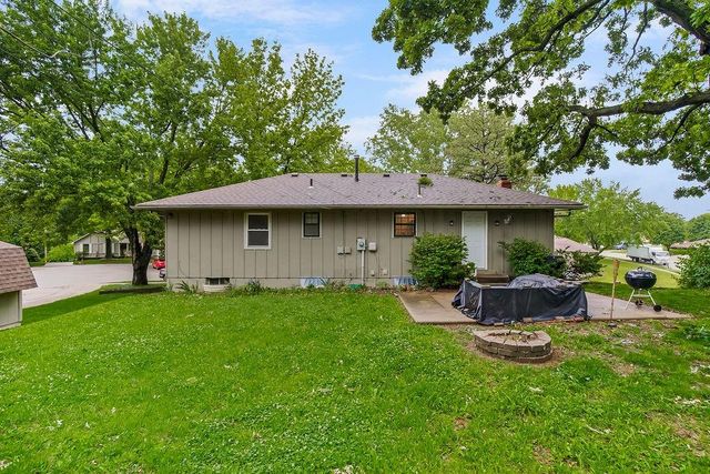 4008 S Colonial Drive, Independence, MO 64055