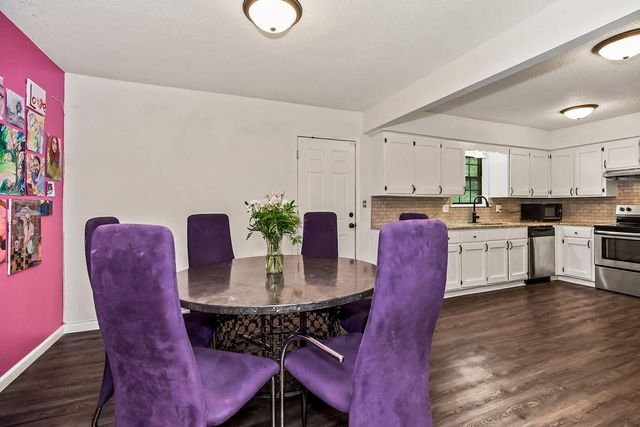 4008 S Colonial Drive, Independence, MO 64055