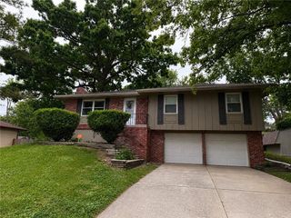 4008 S Colonial Drive, Independence, MO 64055