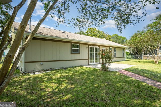 108 Willow Lake Drive, Kingsland, GA 31548