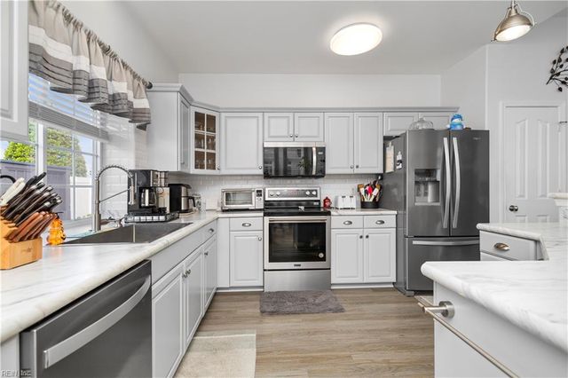 1134 Alexandria LN, Chesapeake, VA 23320