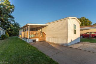 2062 SW New Drive, Lordstown, OH 44481