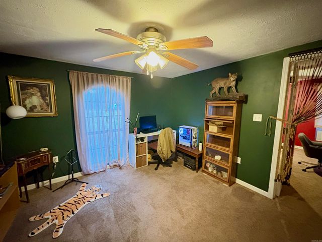 16 Garden Rd, Morrilton, AR 72110