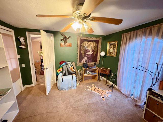 16 Garden Rd, Morrilton, AR 72110