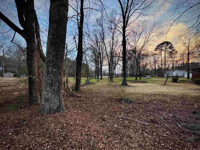 16 Garden Rd, Morrilton, AR 72110