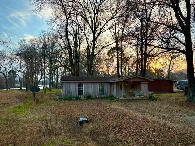 16 Garden Rd, Morrilton, AR 72110
