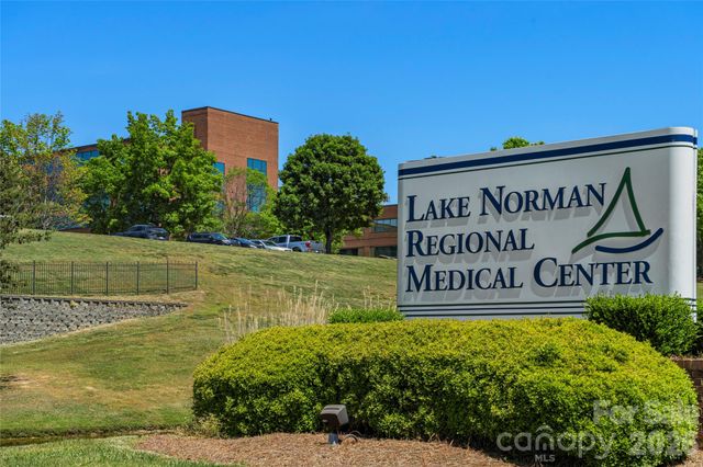 955 Exeter Drive, Sherrills Ford, NC 28673