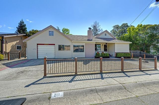 211 Katherine Way, Auburn, CA 95603