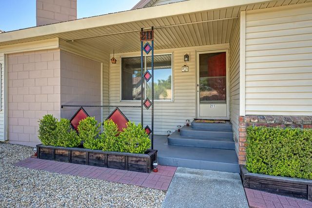 211 Katherine Way, Auburn, CA 95603