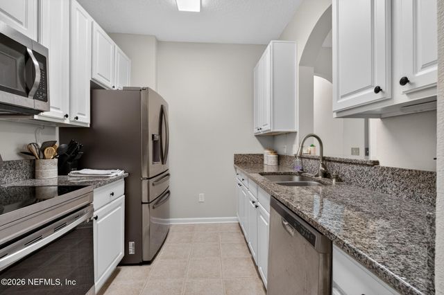 7801 POINT MEADOWS Drive 1205, Jacksonville, FL 32256