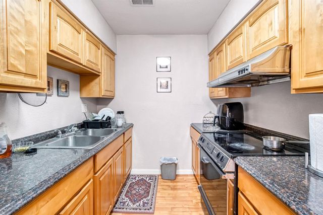 1636 B Street, Fresno, CA 93706