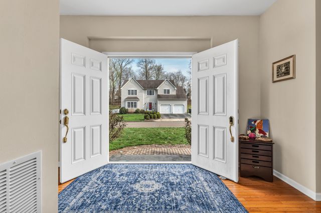 42 Milford Hunt Lane, Milford, CT 06461